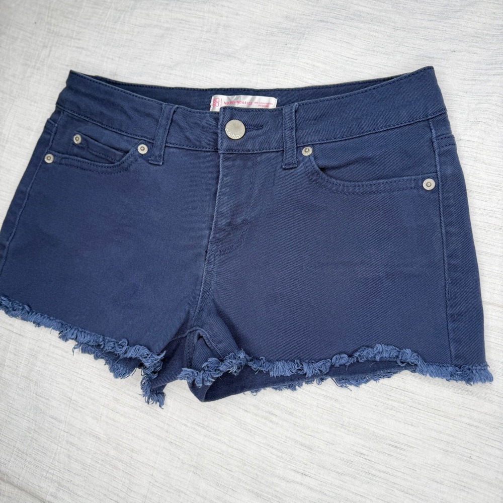 No Boundaries Women's 9 Blue Cove Denim Shorts Frayed Hem Shorty Shorts